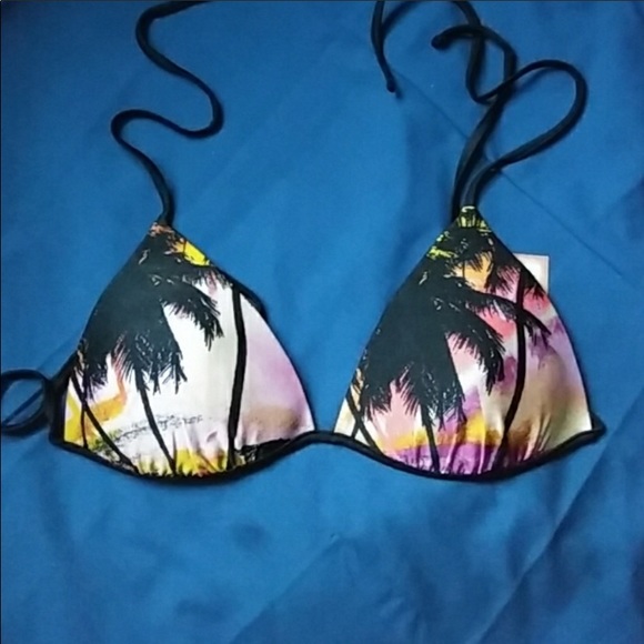 Mudd Molded Padded Pushup Triangle Halter PalmTop - Picture 2 of 6